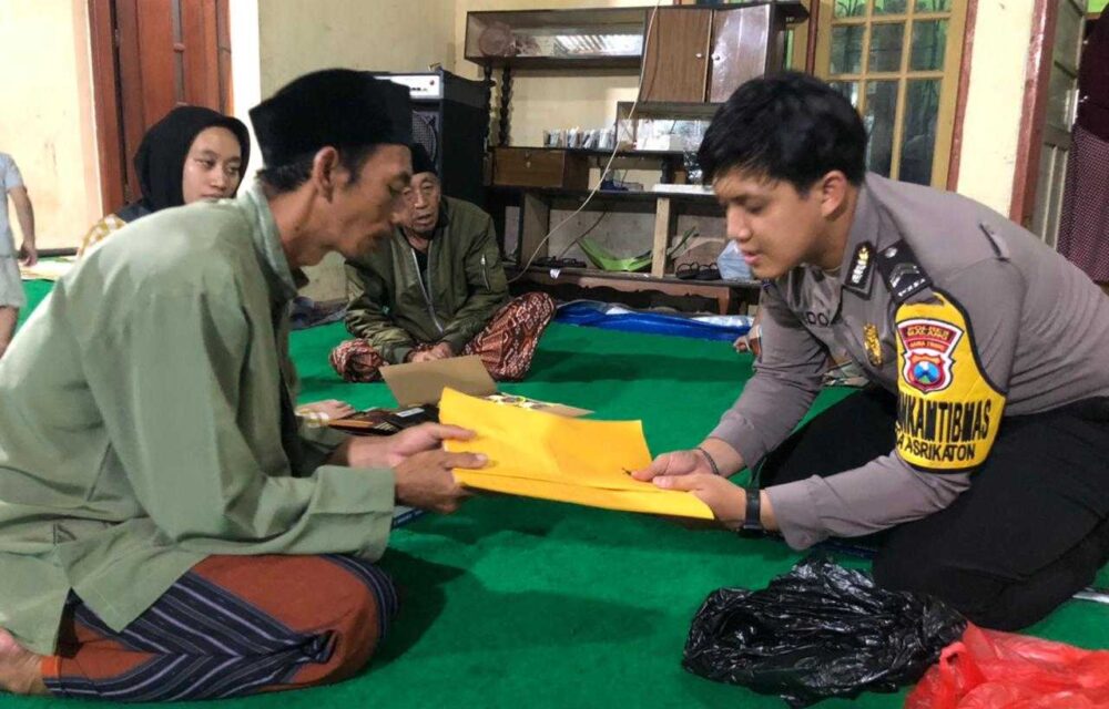 Polda Jatim Salurkan Tali Asih Ke Korban Tragedi Kanjuruhan