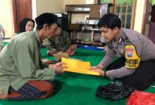 Polda Jatim Salurkan Tali Asih Ke Korban Tragedi Kanjuruhan 3 Polda Jatim Salurkan Tali Asih Ke Korban Tragedi Kanjuruhan
