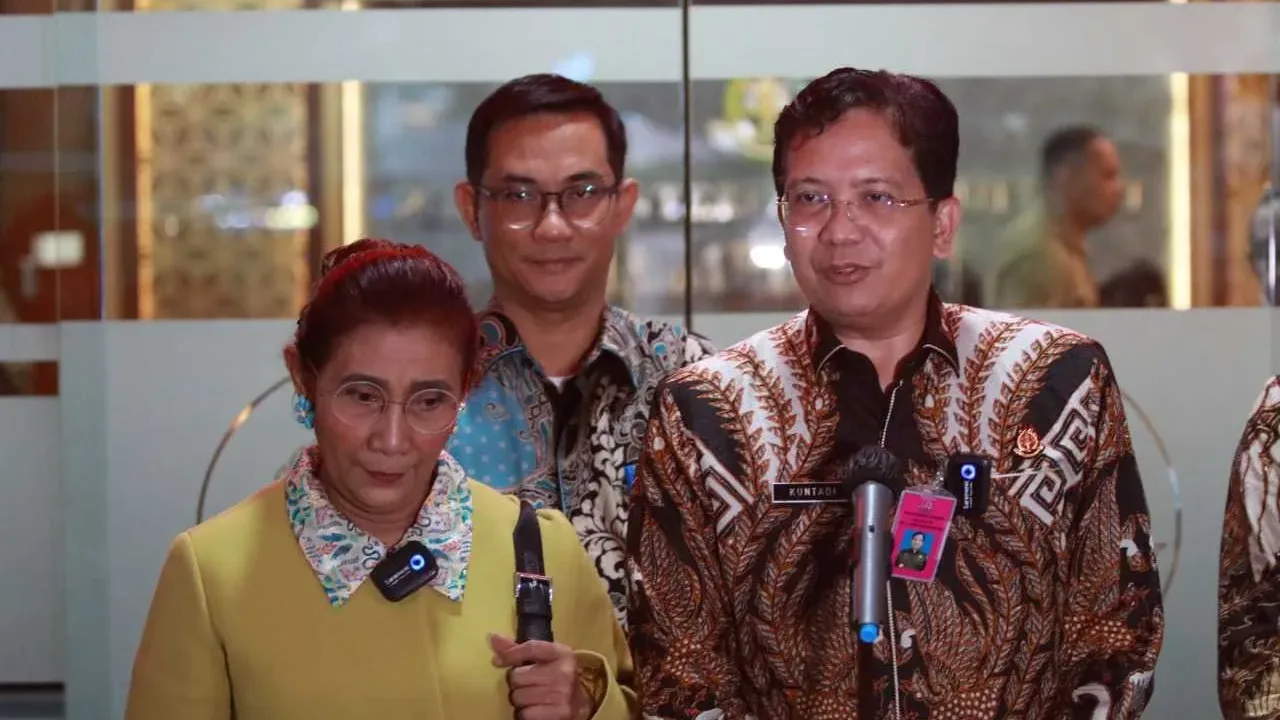GAWAT…Terindikasi Dugaan Korupsi Impor Garam, Susi Pudjiastuti Diperiksa Kejagung