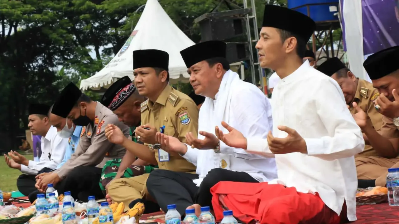 Sekda Bersama Masyarakat Legok Berdo’a Agar Ekonomi dan Kesehatan Segera Pulih dan Bangkit