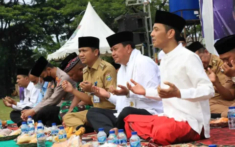 Sekda Bersama Masyarakat Legok Berdo’a Agar Ekonomi dan Kesehatan Segera Pulih dan Bangkit