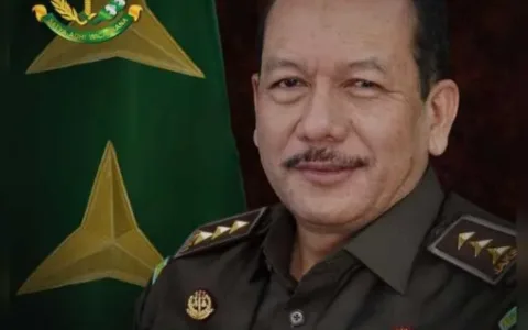 LUAR BIASA…Jaksa Agung Muda Pembinaan Terima Award Penaggulangan Terorisme