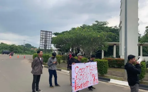 Kepala BPKAD Banten Dinilai Gagal dan Harus Dicopot