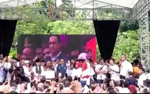 LUAR BIASA…Rakyat Bangkit Untuk Anies Presiden 2024