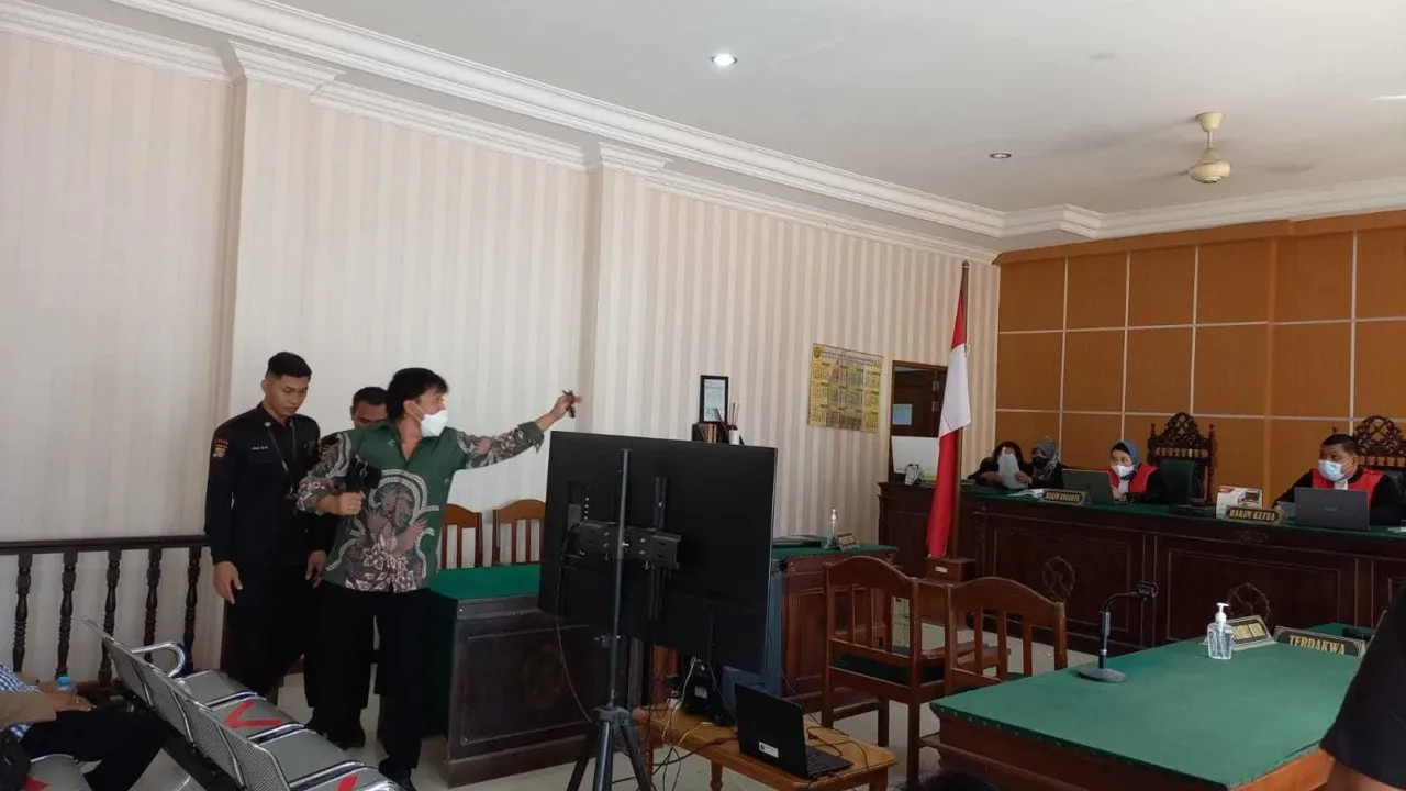 KAWAL TERUS…Oknum Hakim Didugat, Mafia Hukum Melawan