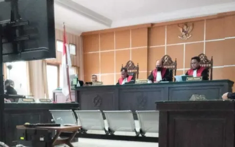 Penggugat ke Majelis di PN Samarinda, Kalian Pendusta dan Penghianat