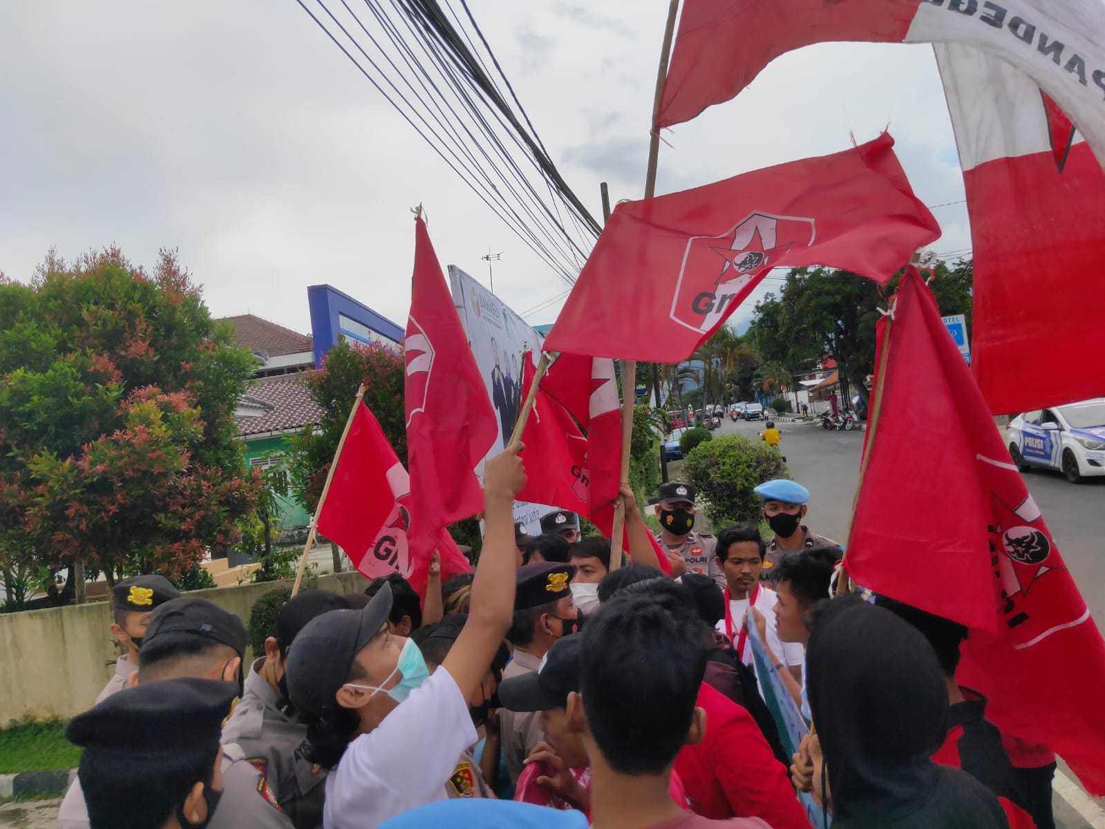 Kacau...!Khatam Baca Regulasi, Gmni Pandeglang Pertanyakan Soal Implementasi