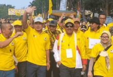 Ribuan Peserta Ikuti Jalan Sehat Di Hut 58 Tahun Golkar