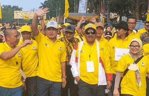 Ribuan Peserta Ikuti Jalan Sehat Di Hut 58 Tahun Golkar