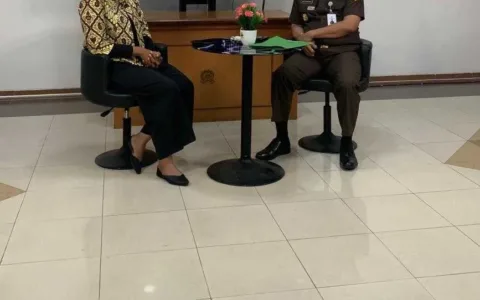LUAR BIASA…Kejari Kota Malang Edukasi Masyarakat Lewat Jaksa Menyapa
