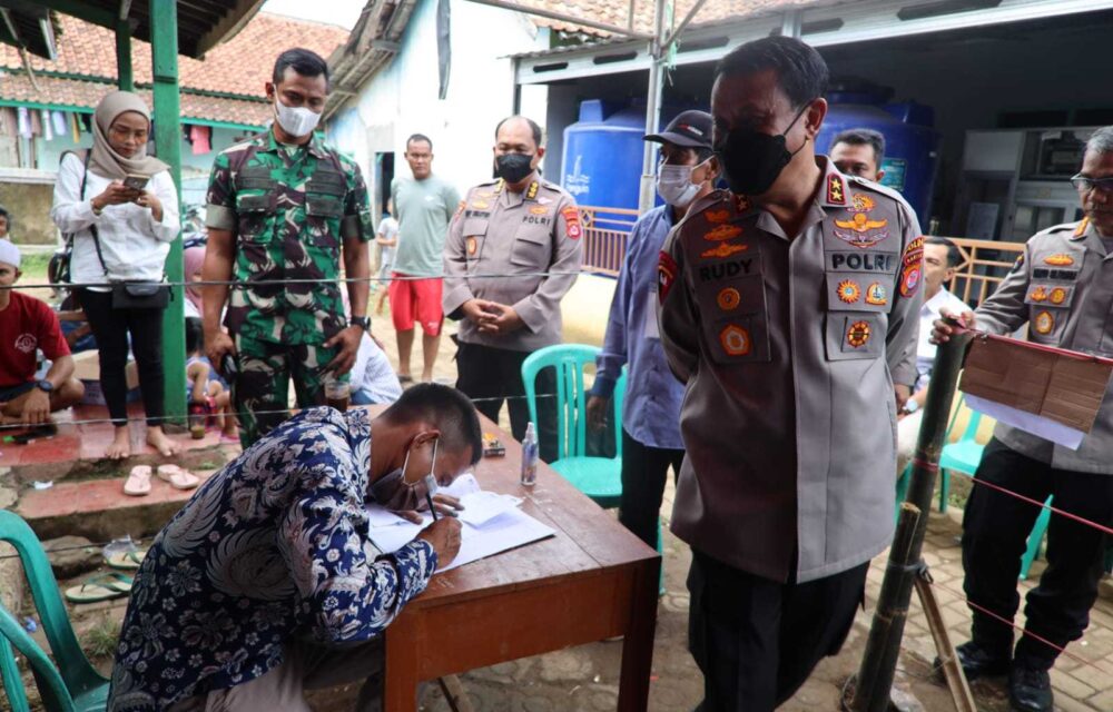Pastikan Pilkades Aman...!Kapolda Banten Pantau Ke Tps
