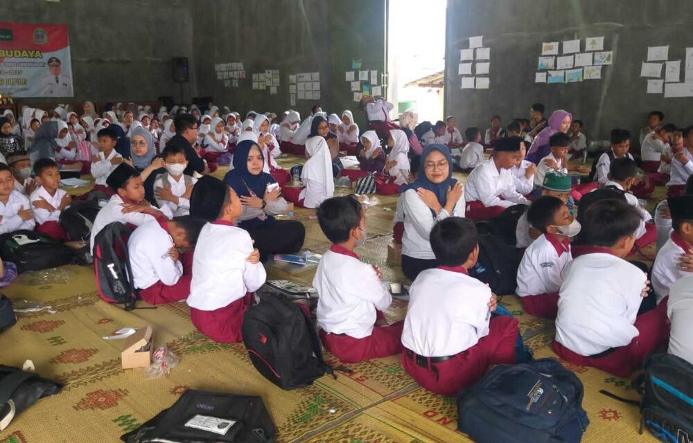 Kemensos Berikan Santunan, Sd Ambruknya Di Gunung Kidul