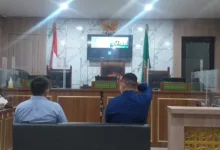 KO BISA...!Terdakwa Bingung Sidang Perdana di Pengadilan Negeri Depok