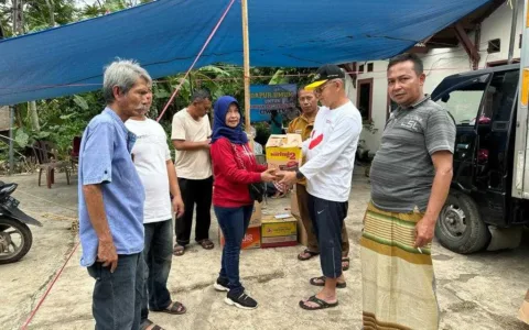 Agar Tepat Sasaran, KITA Banten dan PT Gandasoli Salurkan Bantuan Korban Gempa di Posko