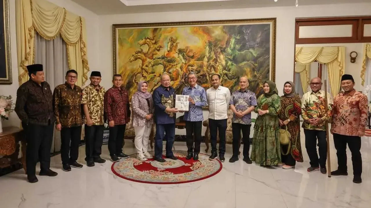 Dijamu KBRI Thailand,Ketua DPD RI Jelaskan Mengapa Kembali Ke Sistem Asli Indonesia