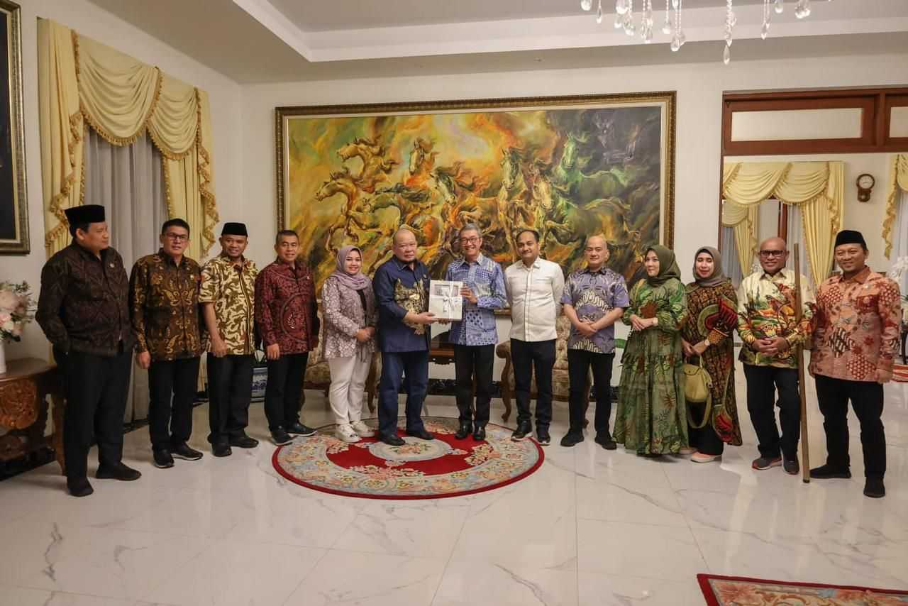 Dijamu Kbri Thailand,Ketua Dpd Ri Jelaskan Mengapa Kembali Ke Sistem Asli Indonesia