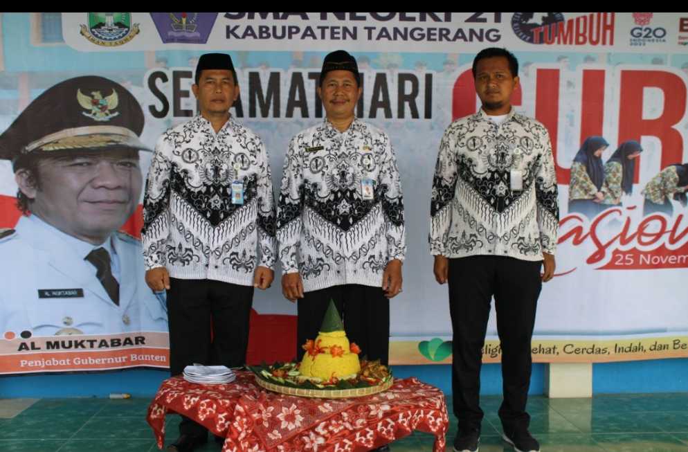 Peringati Hari Guru, Pelajar Sman 21 Sukadiri Bikin Kejutan