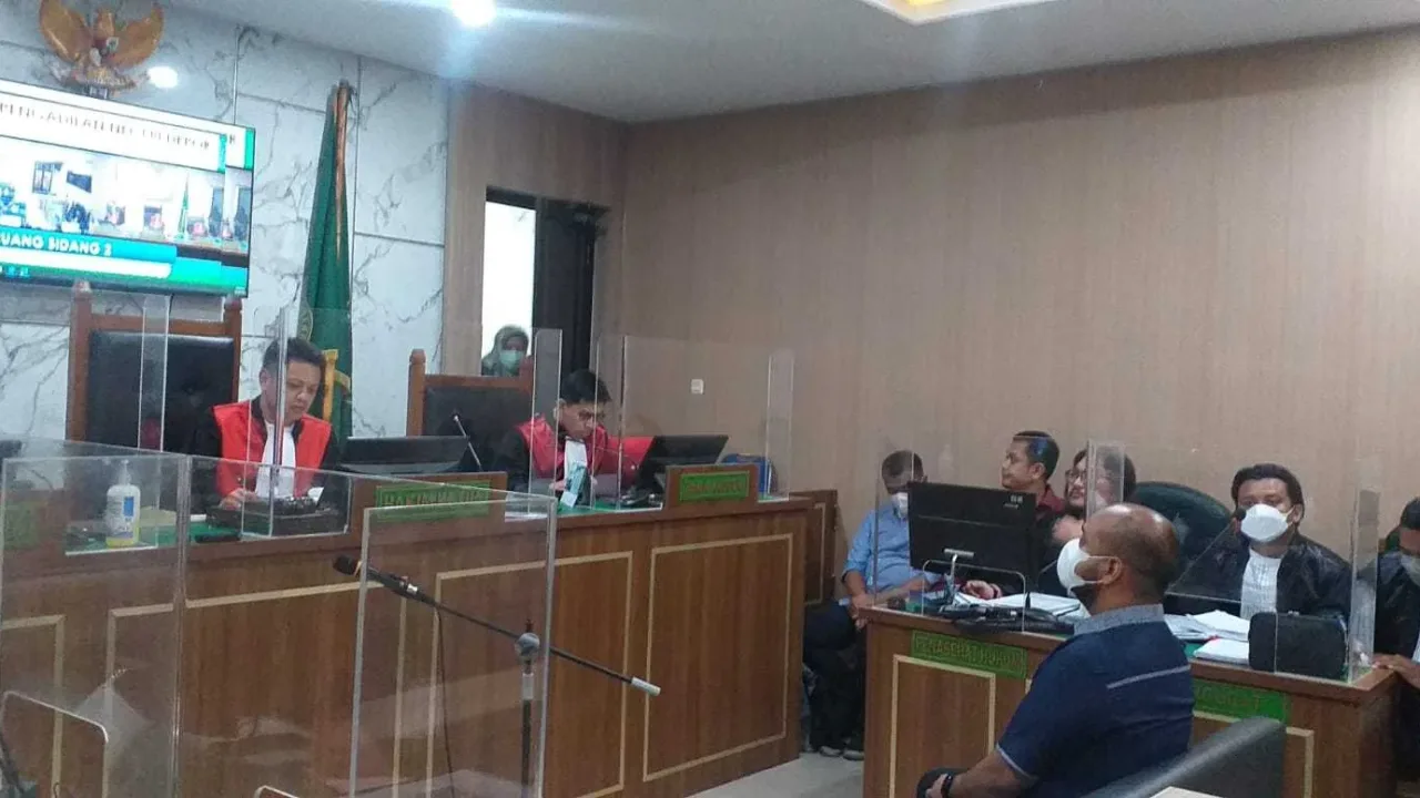 Sidang di PN Depok, Orang-orang Suruhan Politisi Golkar Dibombardir