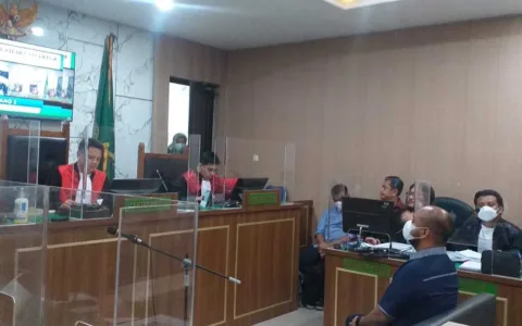 Sidang di PN Depok, Orang-orang Suruhan Politisi Golkar Dibombardir