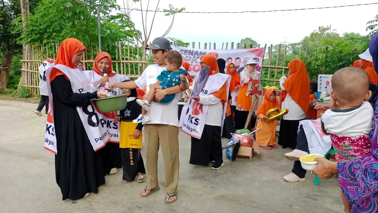 PKS Menyapa Masyarakat, Senam Bersama di Taman Angsoka Kecamatan Kasemen