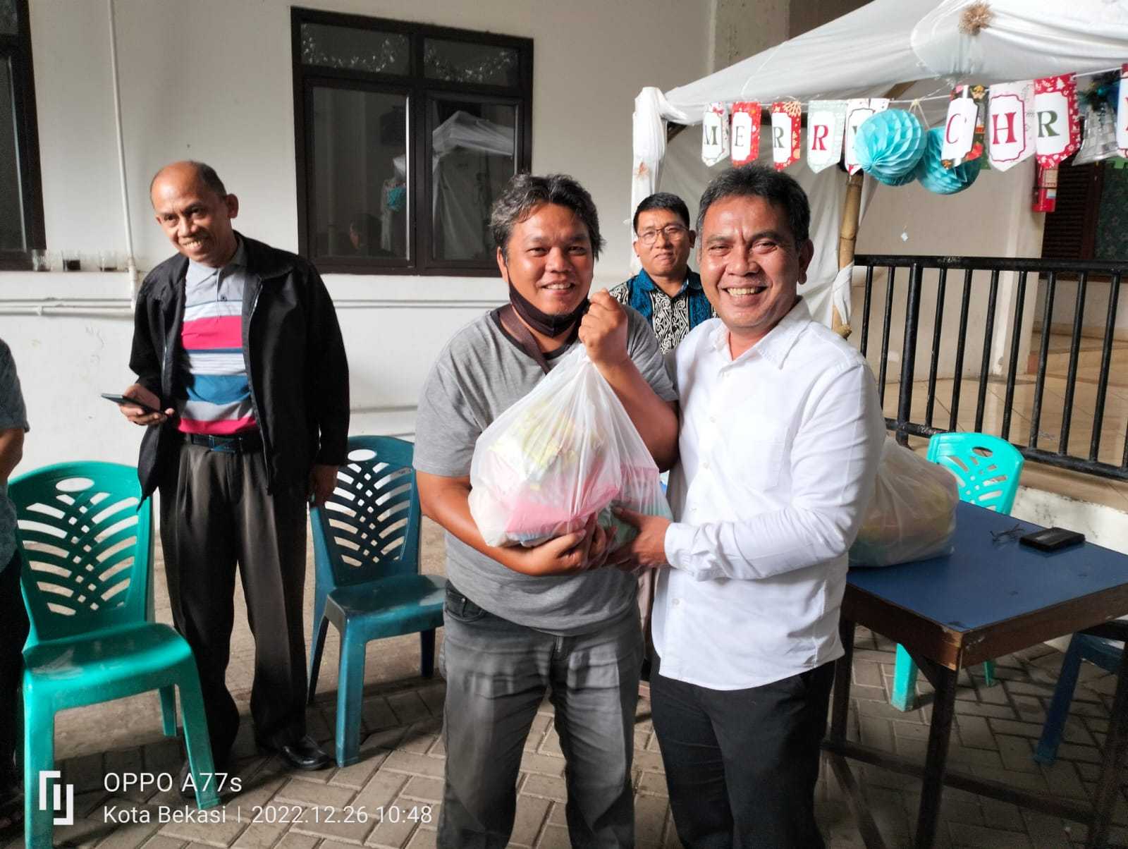 Keren...!Pdt Helbin Bancin Peduli Warga Di Hari Natal