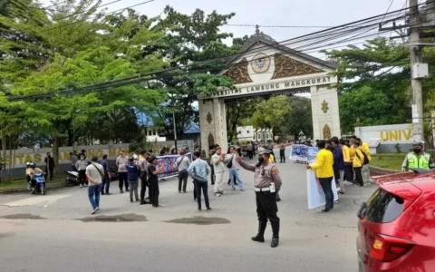 PT AMNT Buang Limbah ke Laut, Nelayan Sumbawa Barat Menjerit
