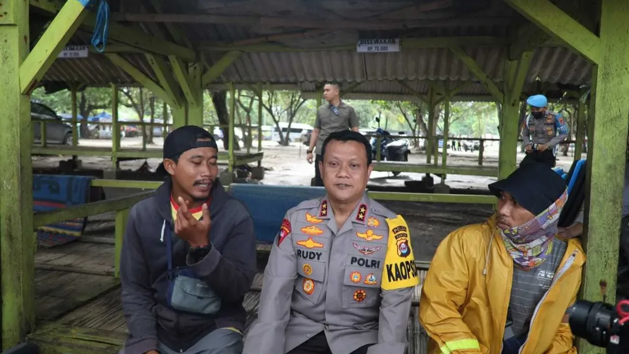 Kapolda Banten Terjun Langsung Cek Evakuasi Posko Tanggap Bencana