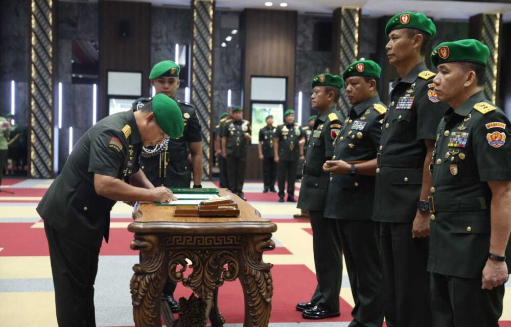 Pangdam V Brawijaya Dan Aster Kasad Diserahterimakan