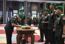 Pangdam V Brawijaya Dan Aster Kasad Diserahterimakan 16 Pangdam V Brawijaya Dan Aster Kasad Diserahterimakan