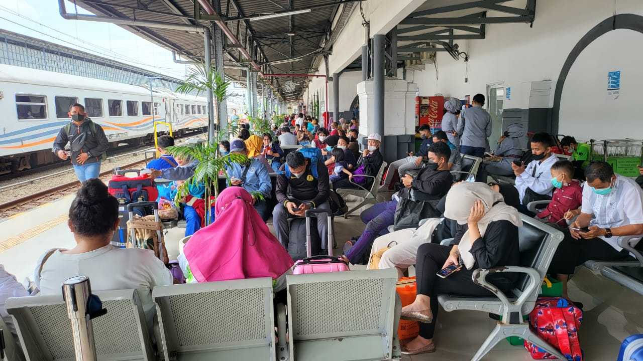 Amankan Barang Tertinggal Di Masa Angkutan Natal Dan Tahun Baru, Daerah Operasi Jakarta 1 (Daop 1 Jakarta) Perintah Penumpang Telpon Call Canter Kai!