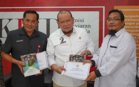 Ketua DPD RI: Apa Untungnya Kembali Ke UUD 1945