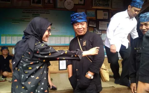 KEREN…Pj Gubernur Banten ke Baduy Bantu UMKM Desa Wisata