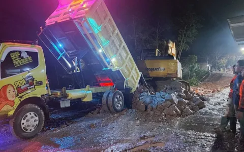Pemprov Banten Kerahkan Tim Dan Alat Berat Guna Penanganan Tanah Longsor Ruas Picung-Munjul