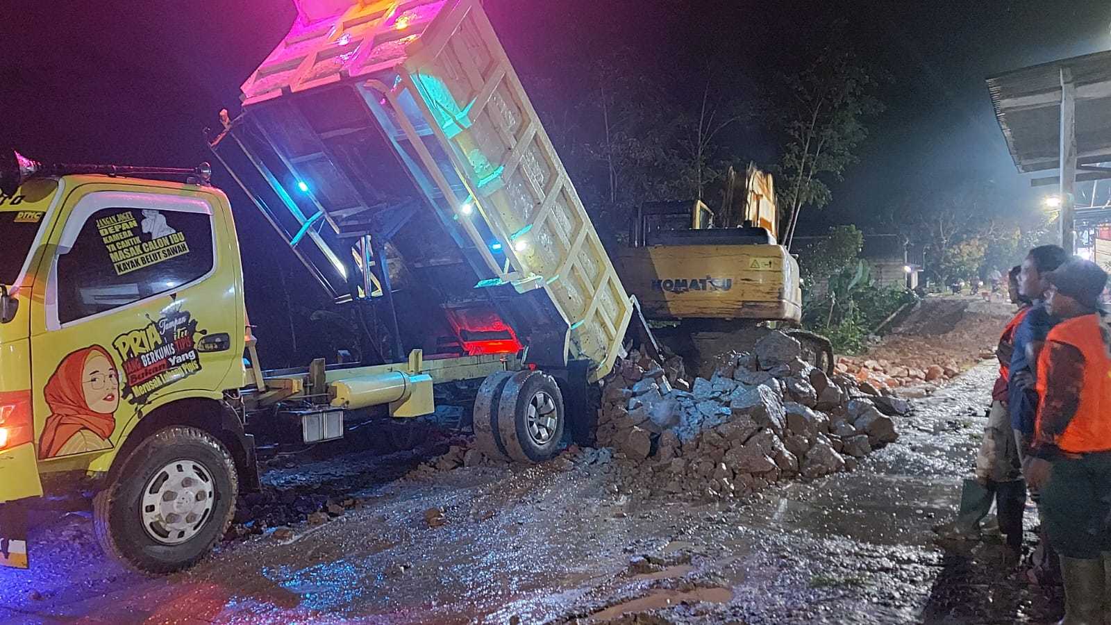 Pemprov Banten Kerahkan Tim Dan Alat Berat Guna Penanganan Tanah Longsor Ruas Picung-Munjul