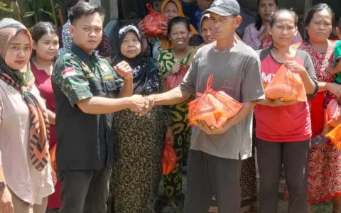 Mantap Bener. DPD HPAKAD Banten Bagikan Paket Sembako Kepada Warga Terdampak Banjir