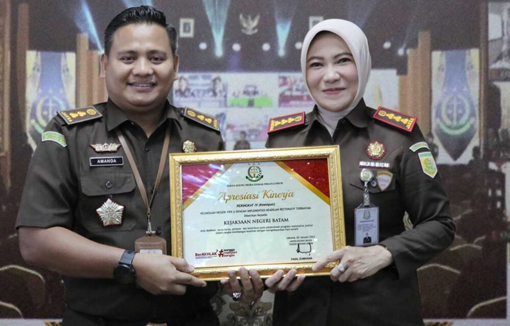 Kajari Cantik Di Batam Kembali Borong Prestasi