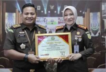 Kajari Cantik Di Batam Kembali Borong Prestasi