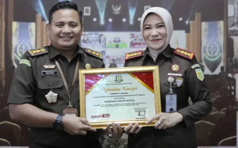 Kajari Cantik di Batam Kembali Borong Prestasi