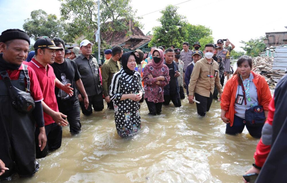 Komisi Ii Dpr Ri Salurkan Bantuan Korban Banjir Di Pati Bersama Mensos