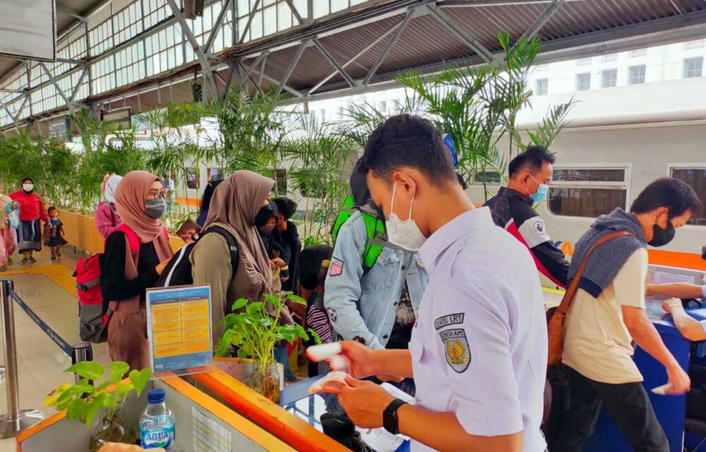 Sekitar 417.500 Pengguna Kereta Api Jarak Jauh Datang Di Area Daop 1 Jakarta, Ternyata Ini Penyebabnya