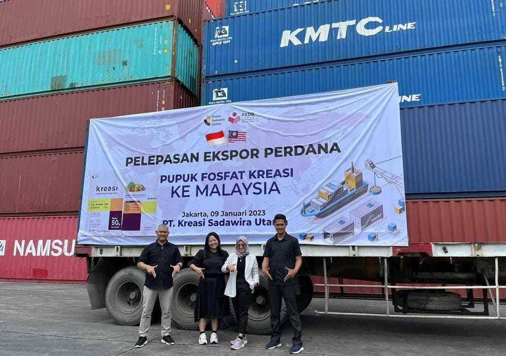 Perdana! Perusahaan Binaan FKDB Ekspor Pupuk Fosfat Ke Malaysia