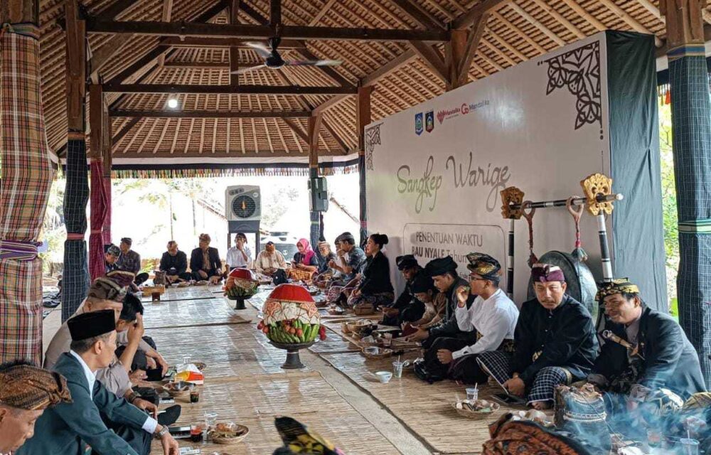 Tokoh Adat Sasak Gelar Sangkep Warige Penentuan Puncak Bau Nyale