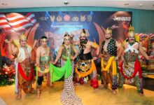 Kapolri Dan Panglima Tni Lestarikan Budaya Lewat Pertunjukan Wayang