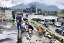 Parah, Pagar Pasar Badak Ambruk, Ko Bisa!  