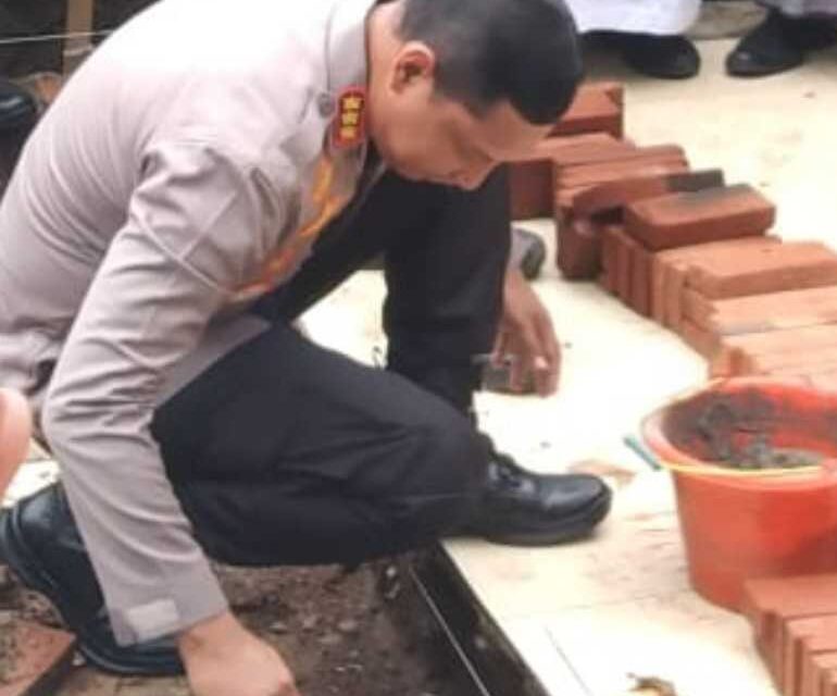 Polri Peduli, Bedah Rumah Ustadz Di Desa Kalibaru Pakuhaji