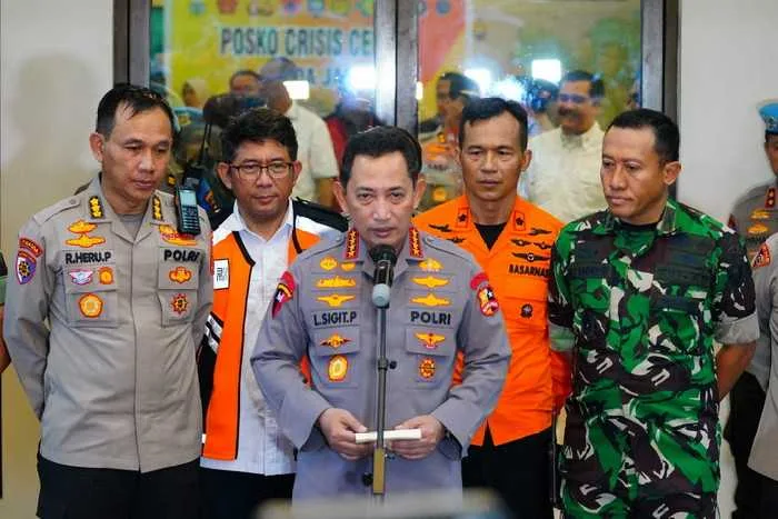 Komjen Pol Ahmad Dofiri dan Puluhan Periwa Dimutasi