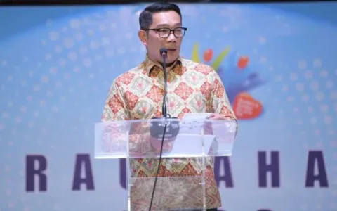 WADUH NGERI,TAP Bentukan Ridwan Kamil Digaji Rp 2,2 Miliar Lebih Dari APBD
