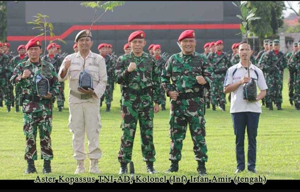 Kopassus Peduli Lingkungan Lewat Menanam Pohon