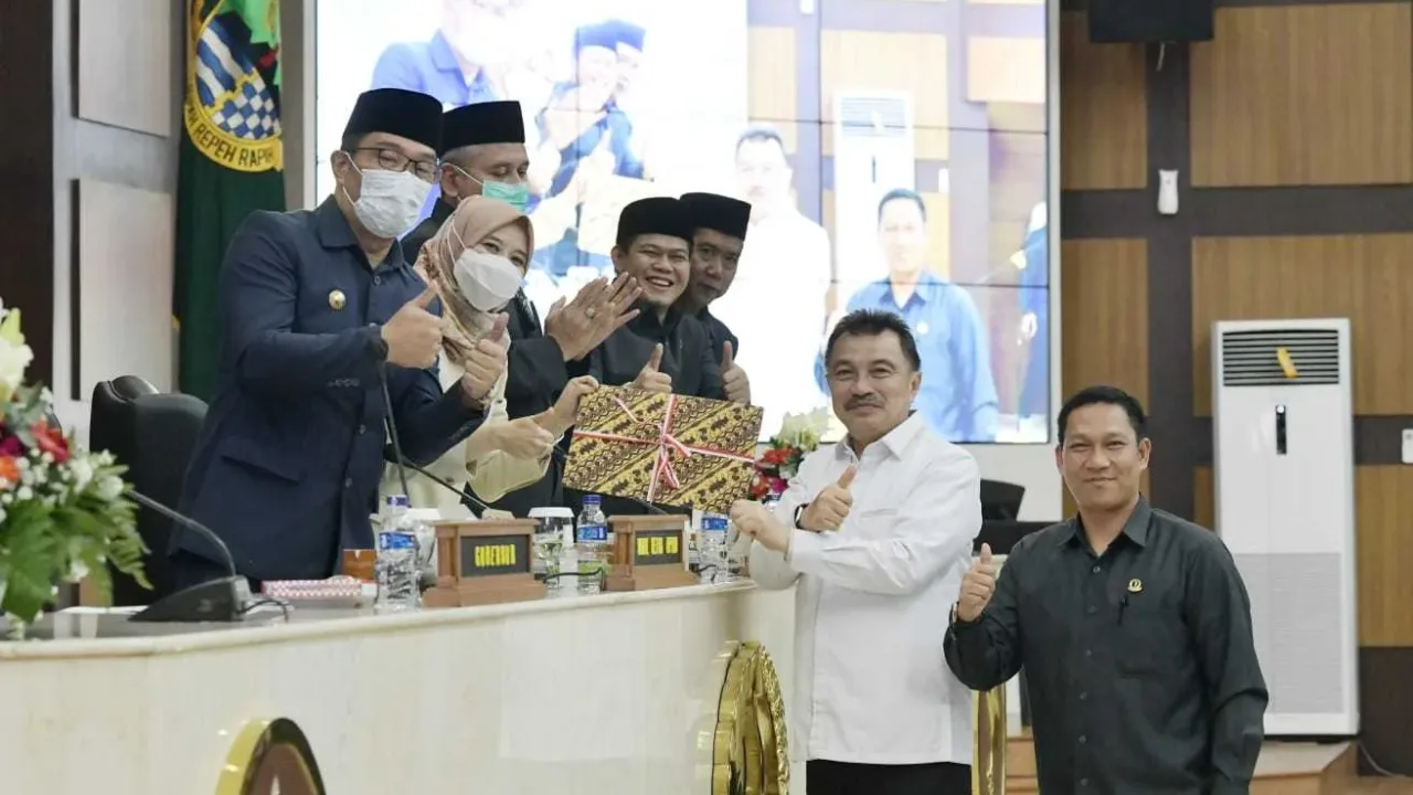 LUAR BIASA, TAP Bentukan Ridwan Kamil dan Sikap Lembek DPRD Jabar