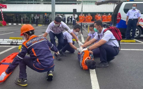 Daop 1 Jakarta Gelar Simulasi Penanganan Kecelakaan Kerja Pada Giat Apel di Stasiun Gambir